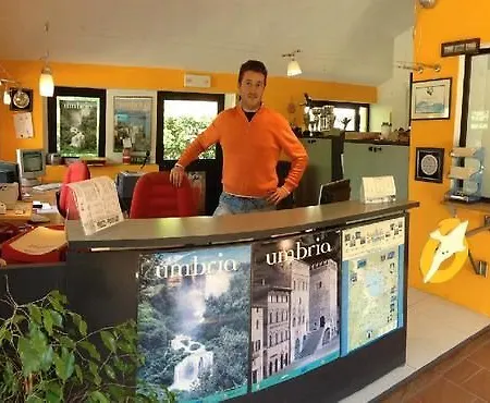 Campingplads & Village Polvese SantʼArcangelo