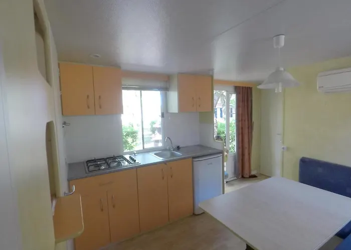 & Village Polvese Camping 3*