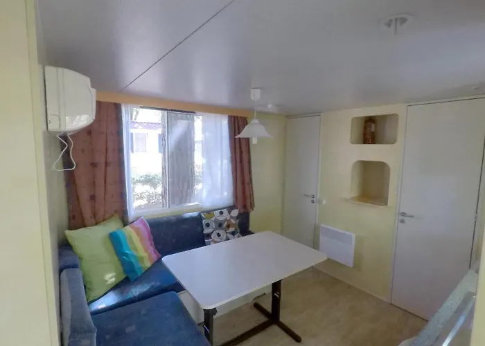 & Village Polvese Camping SantʼArcangelo