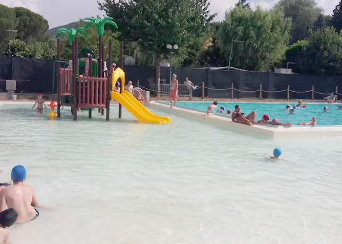 Camping & Village Polvese SantʼArcangelo