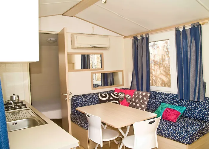 Camping & Village Polvese SantʼArcangelo